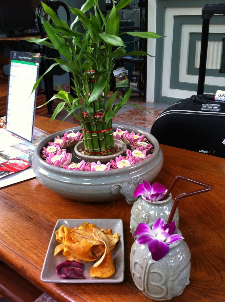 Cha e frutas de boas-vindas do hotel