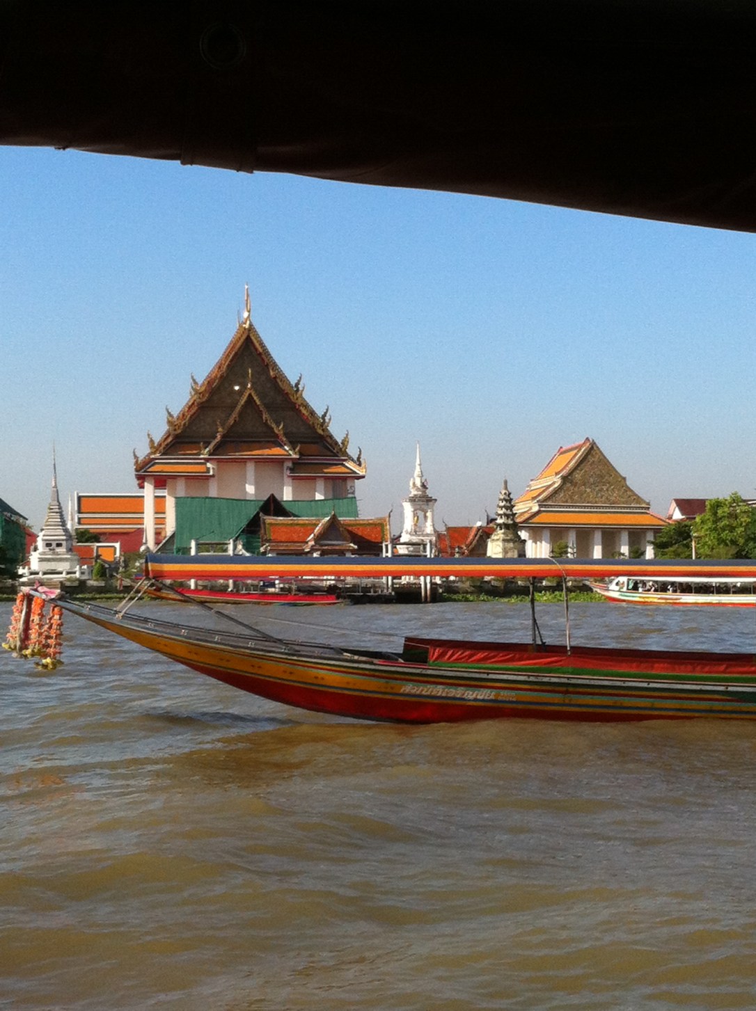 Os barcos que cruzam o Rio
