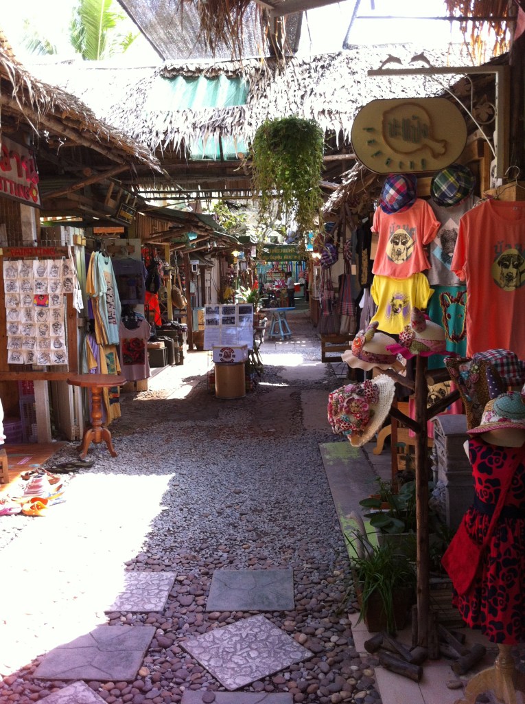 Ruazinha charmosa do mercado de Khlong Lat Mayom