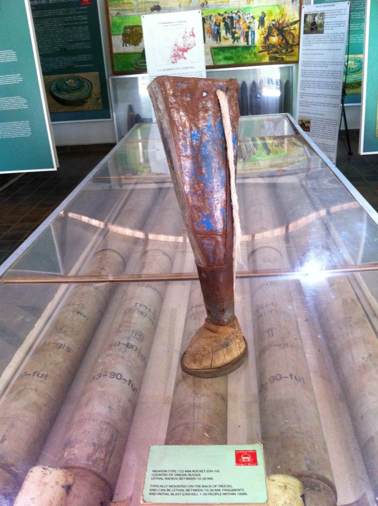 Prótese de perna utilizada pelos mutilados das minas terrestres.