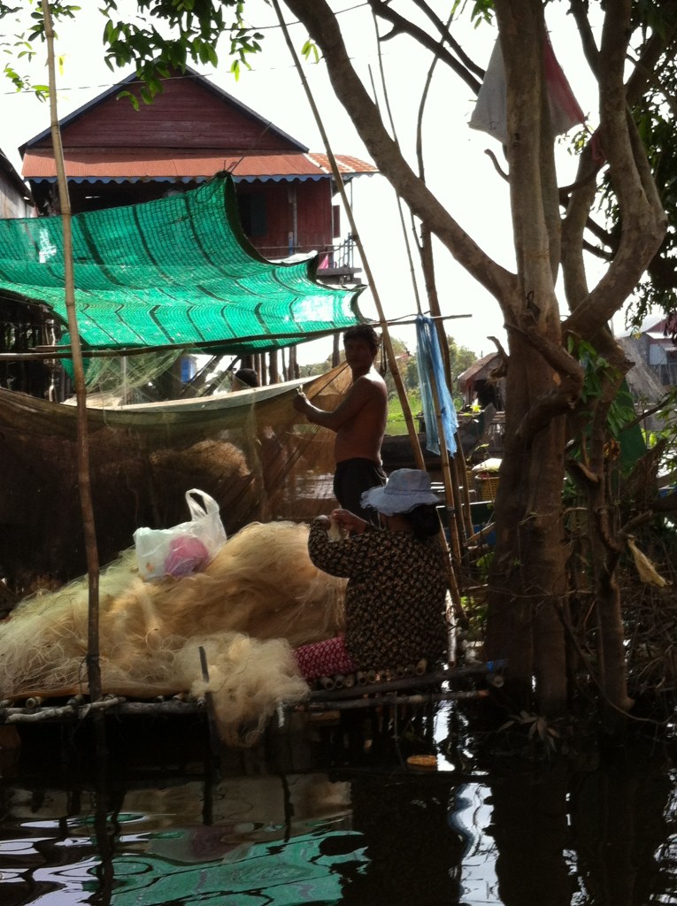 Pescadores que vivem no lago.