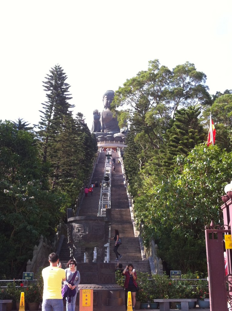 Escadarias para chegar ao Buda Gigante