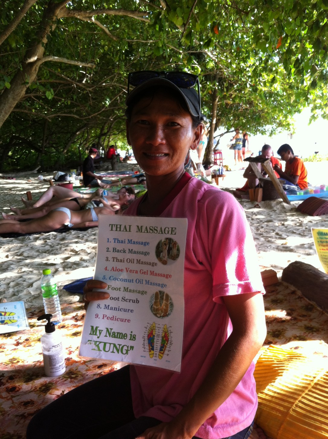 Kung e suas mãos de fada em: a melhor massagem da Tailândia.