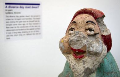 Pobre gnomo de jardim.