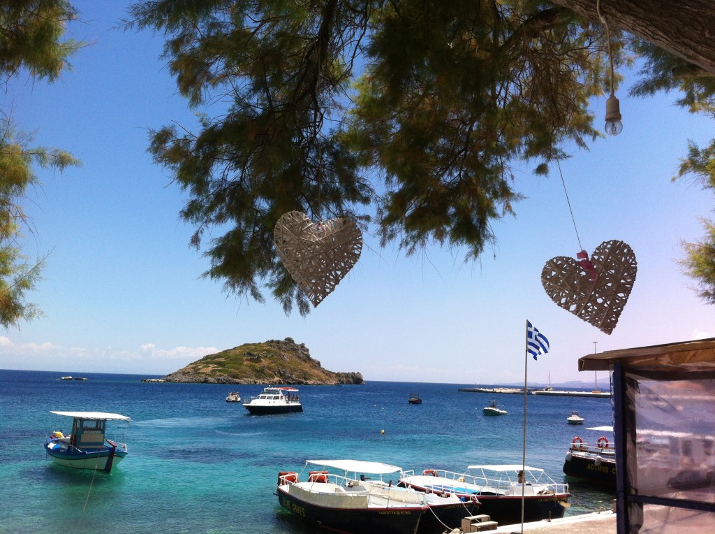 Praia de Ag. Nikolaos onde fui obrigada a esperar a tarde toda :-)