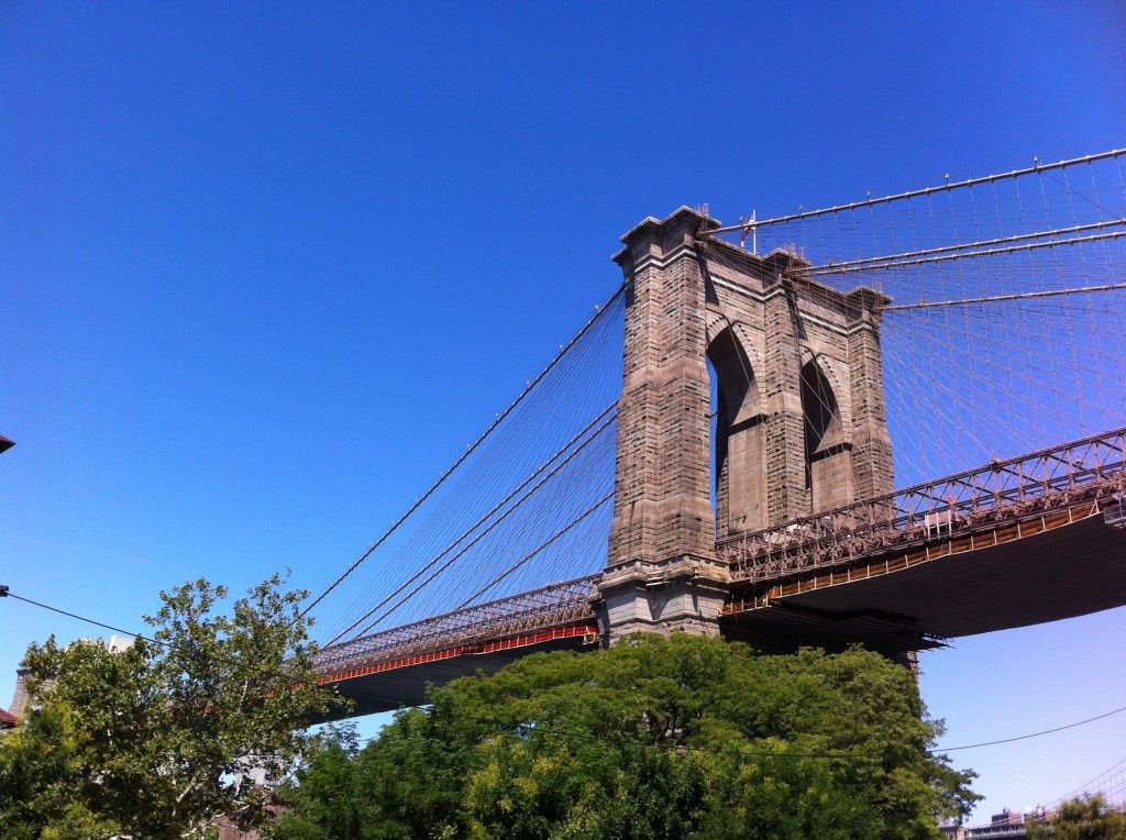 Ponte do Brooklyn vista do DUMBO.
