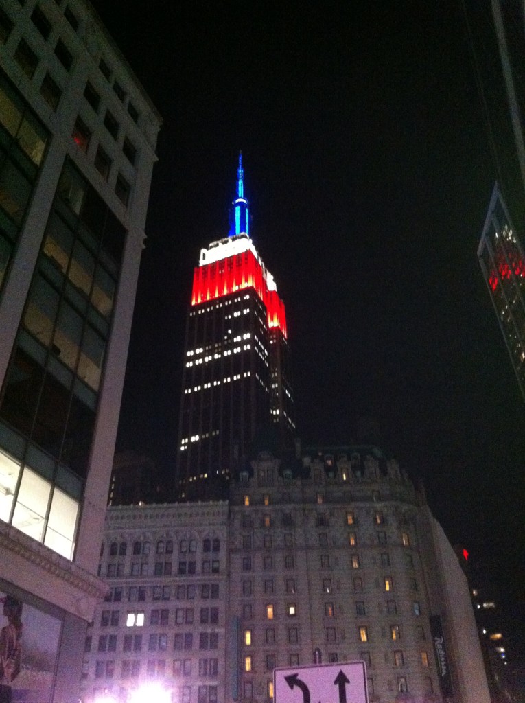 Empire State Building iluminado.